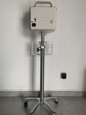Wieloparametrowy 12,1-calowy monitor w klinice weterynaryjnej