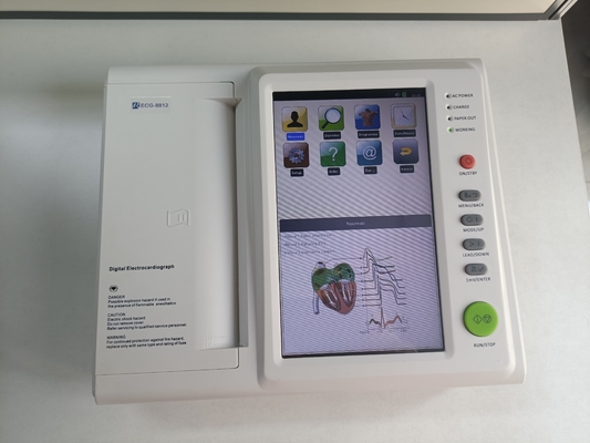 12 Kanał 12 prowadzi do cyfrowego elektrokardiografu EKG