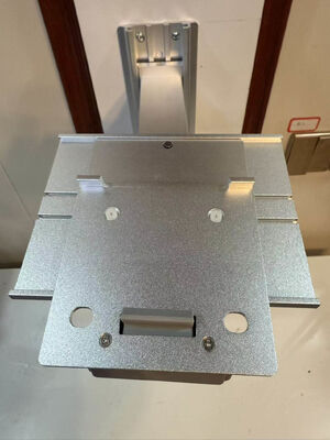 Wysokość regulowany biały uchwyt na ścianie do monitorowania pacjenta w oddziale szpitala